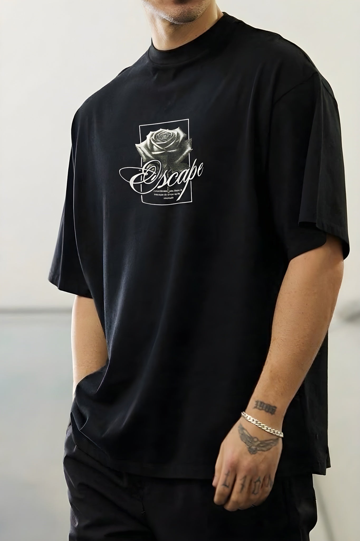 Erkek Siyah Black Rose Oversize Fit Bol Geniş Kalıp Salaş Kesim T-shirt