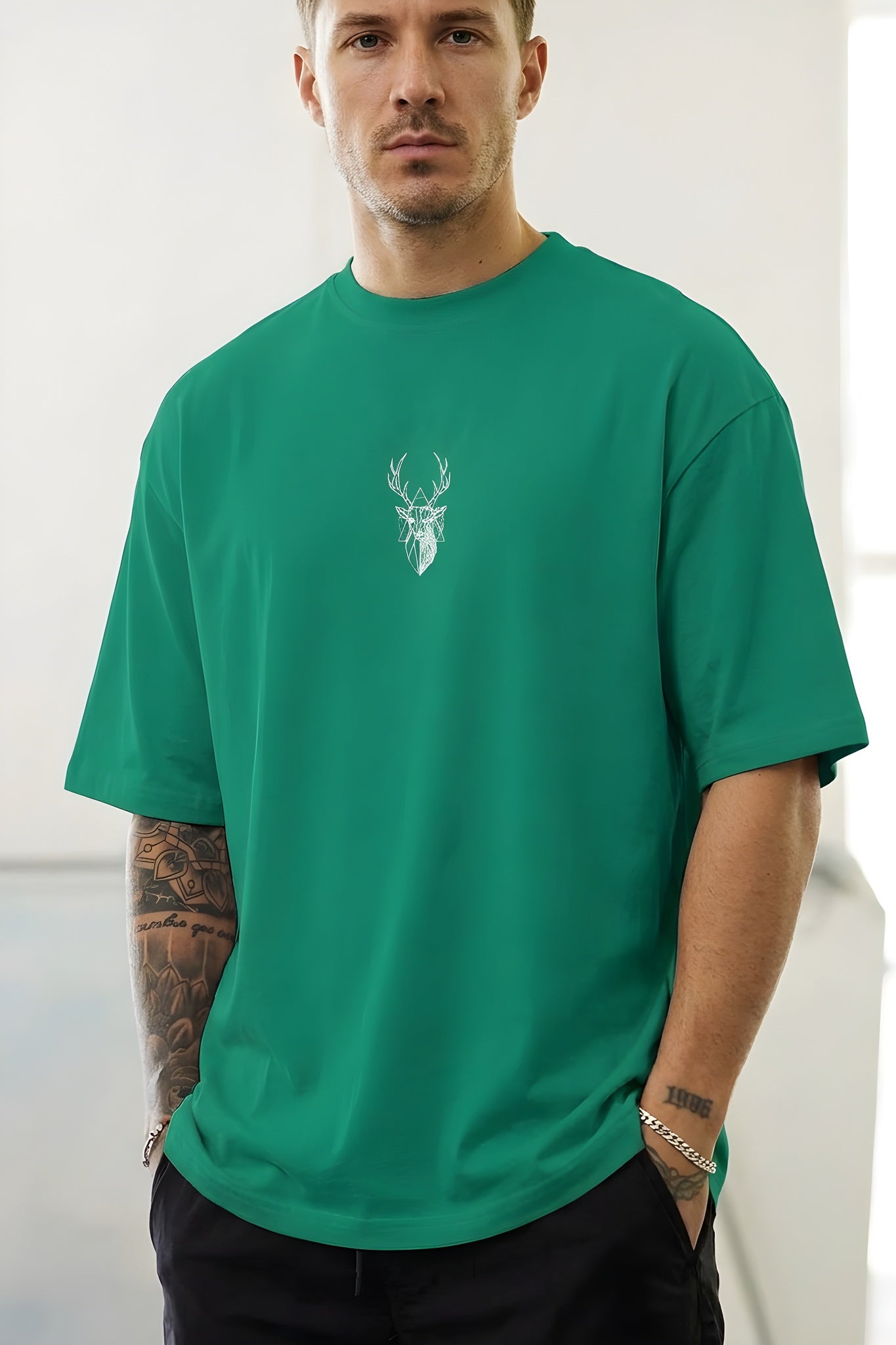 Erkek Yeşil Geyik Baskılı Oversize Fit Bol Geniş Kalıp Salaş Kesim T-shirt