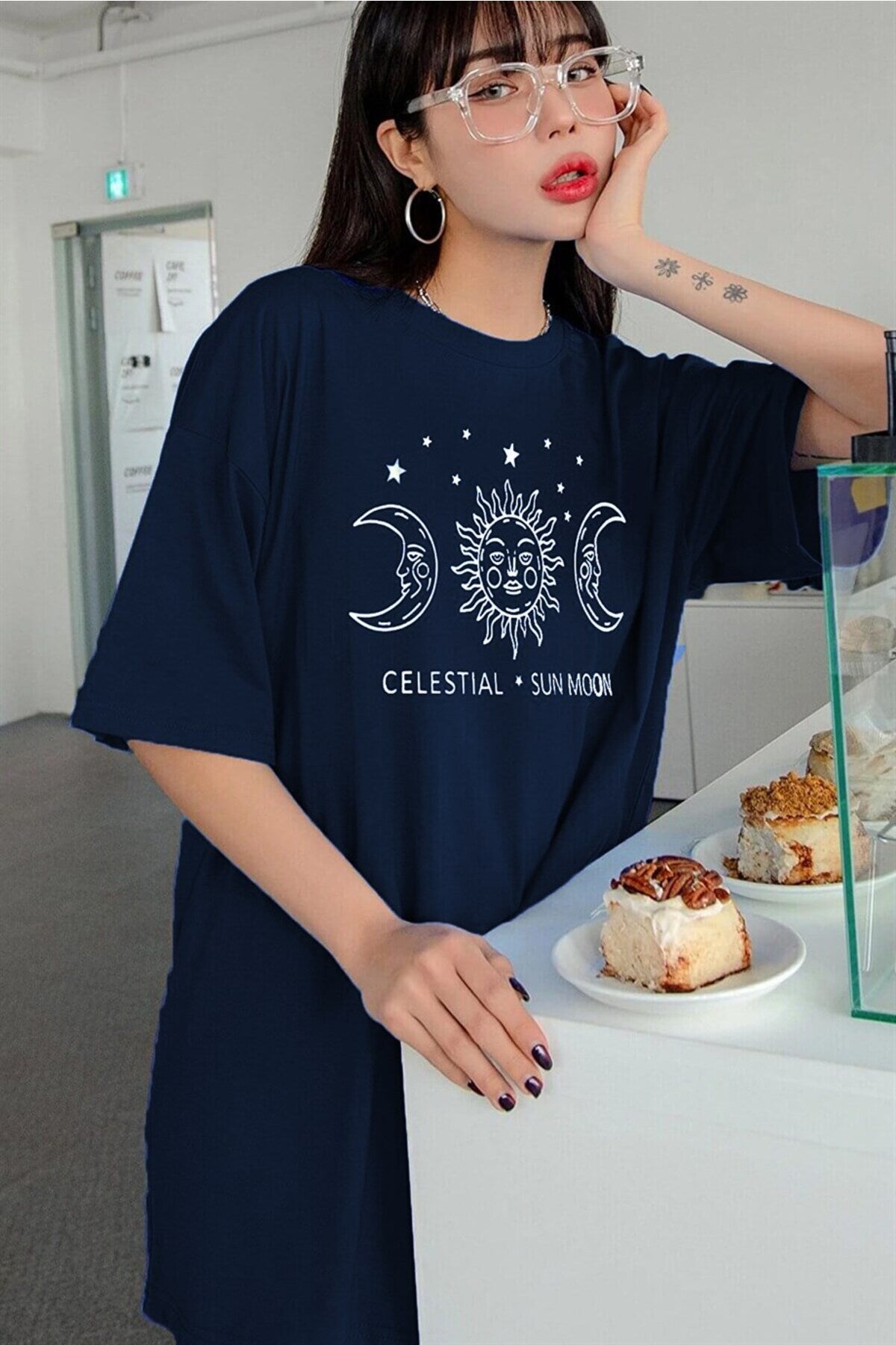 Kadın Lacivert Oversize Celestial Sun Moon Baskılı T-Shirt - K2113