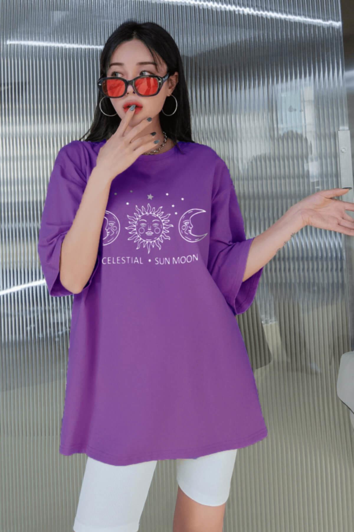 Kadın Mor Oversize Celestial Sun Moon Baskılı T-Shirt - K2113