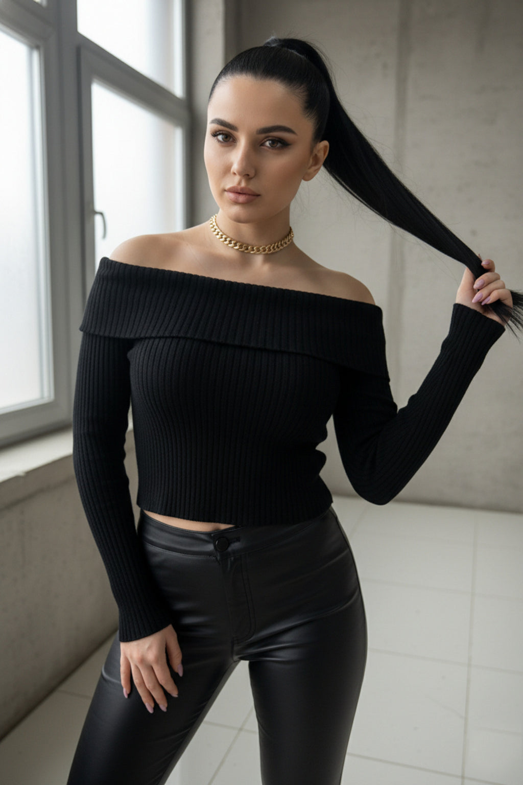 Kadın Siyah Madonna Yarı Crop Fitilli Bluz Kazak