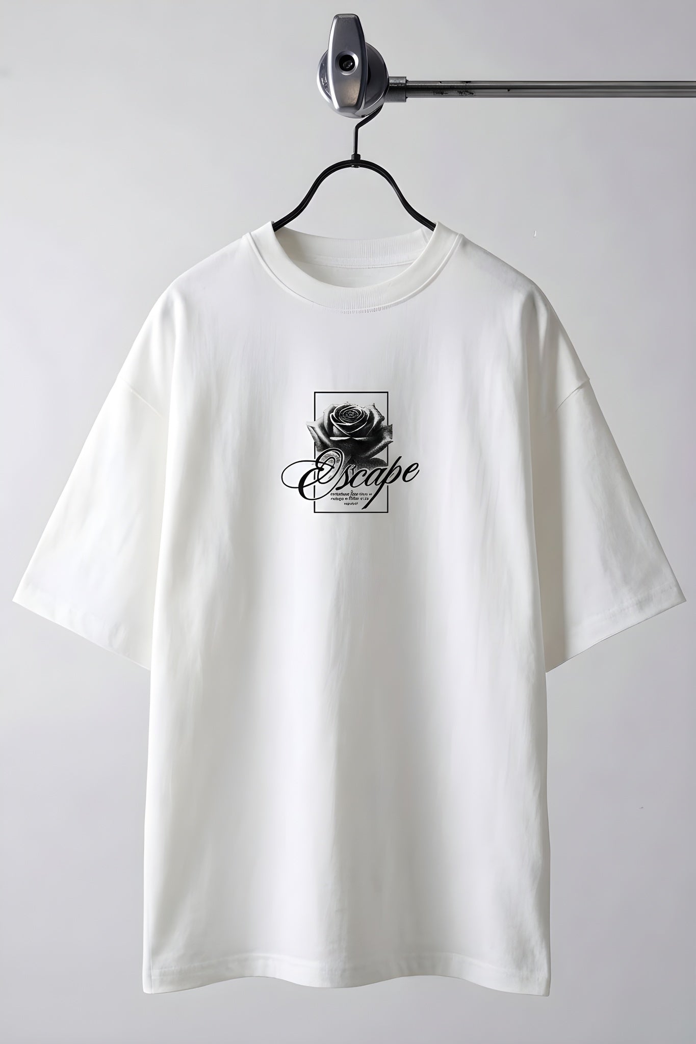 Erkek Ekru Beyaz Black Rose Oversize Fit Bol Geniş Kalıp Salaş Kesim T-shirt