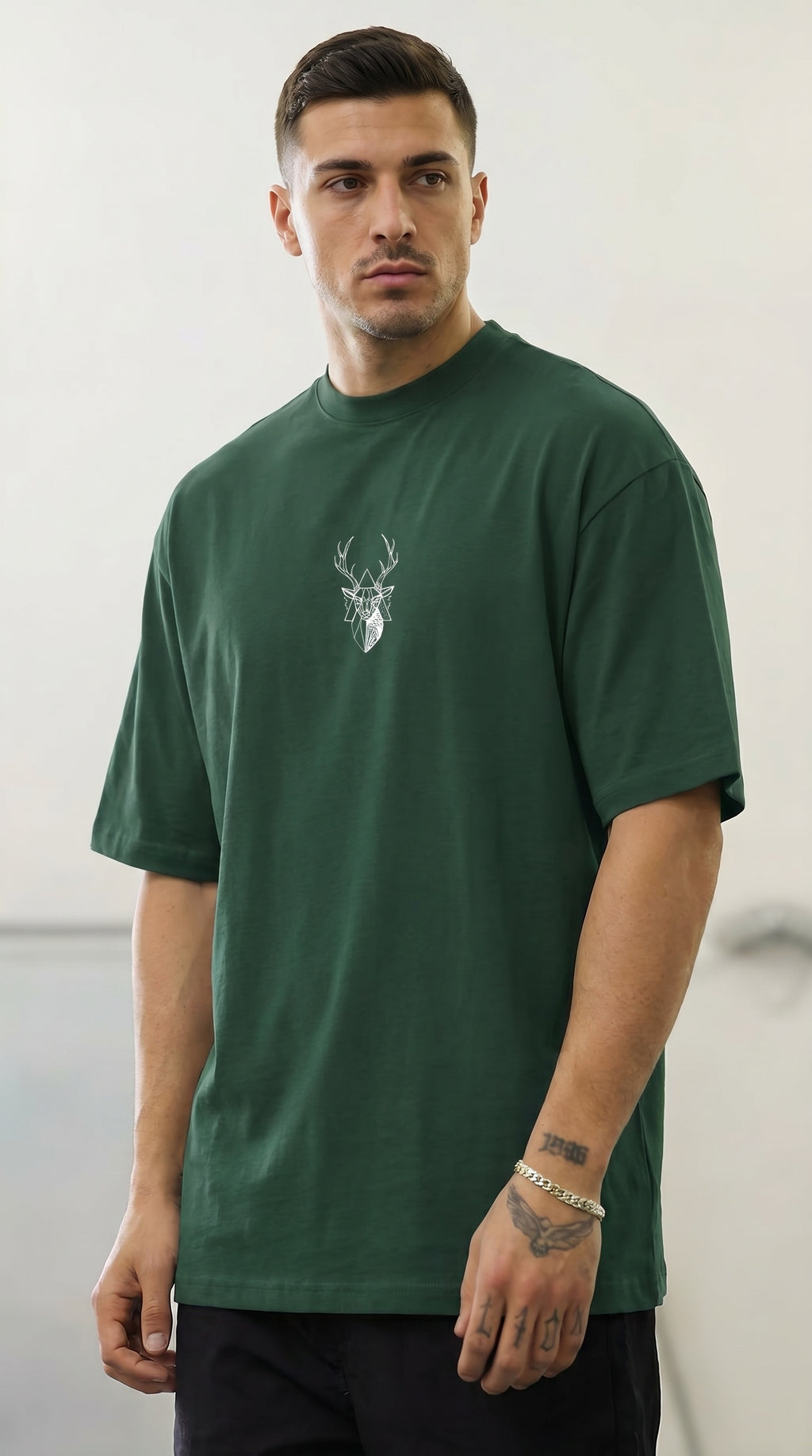 Erkek Nefti Yeşil Geyik Baskılı Oversize Fit Bol Geniş Kalıp Salaş Kesim T-shirt