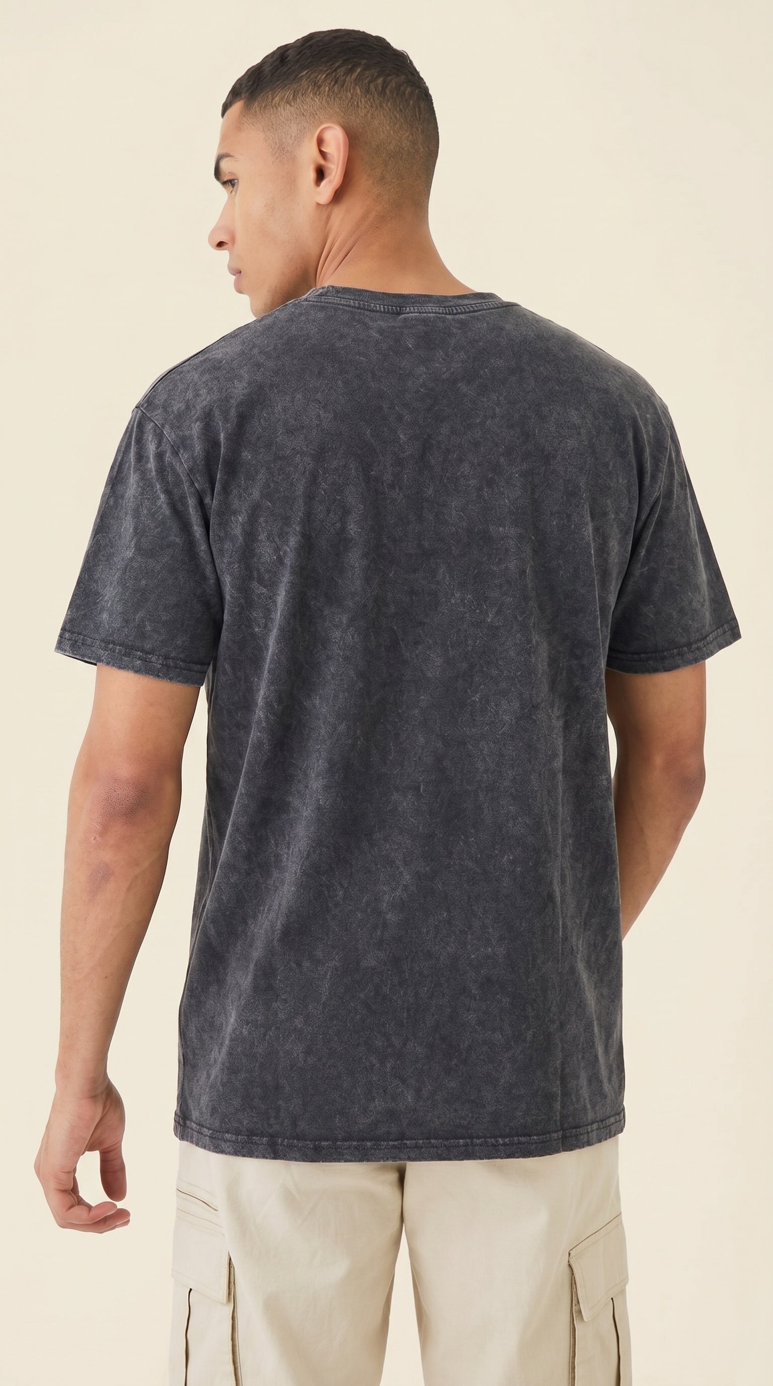 Erkek Siyah Regular Asit Yıkamalı Eskitme Efektli Boyalı T-Shirt