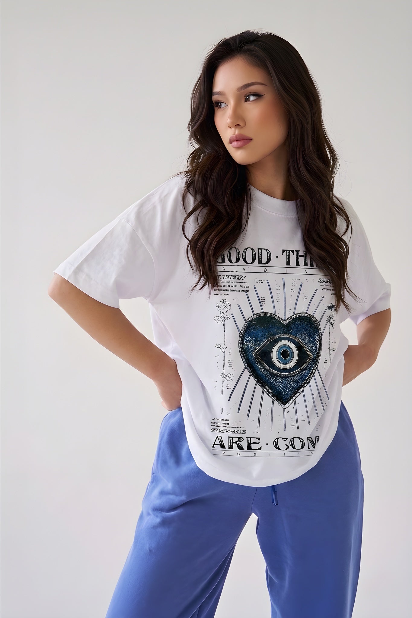 Kadın Ekru Beyaz Nazar Baskılı Oversize Fit Bol Geniş Kalıp Salaş Kesim T-shirt