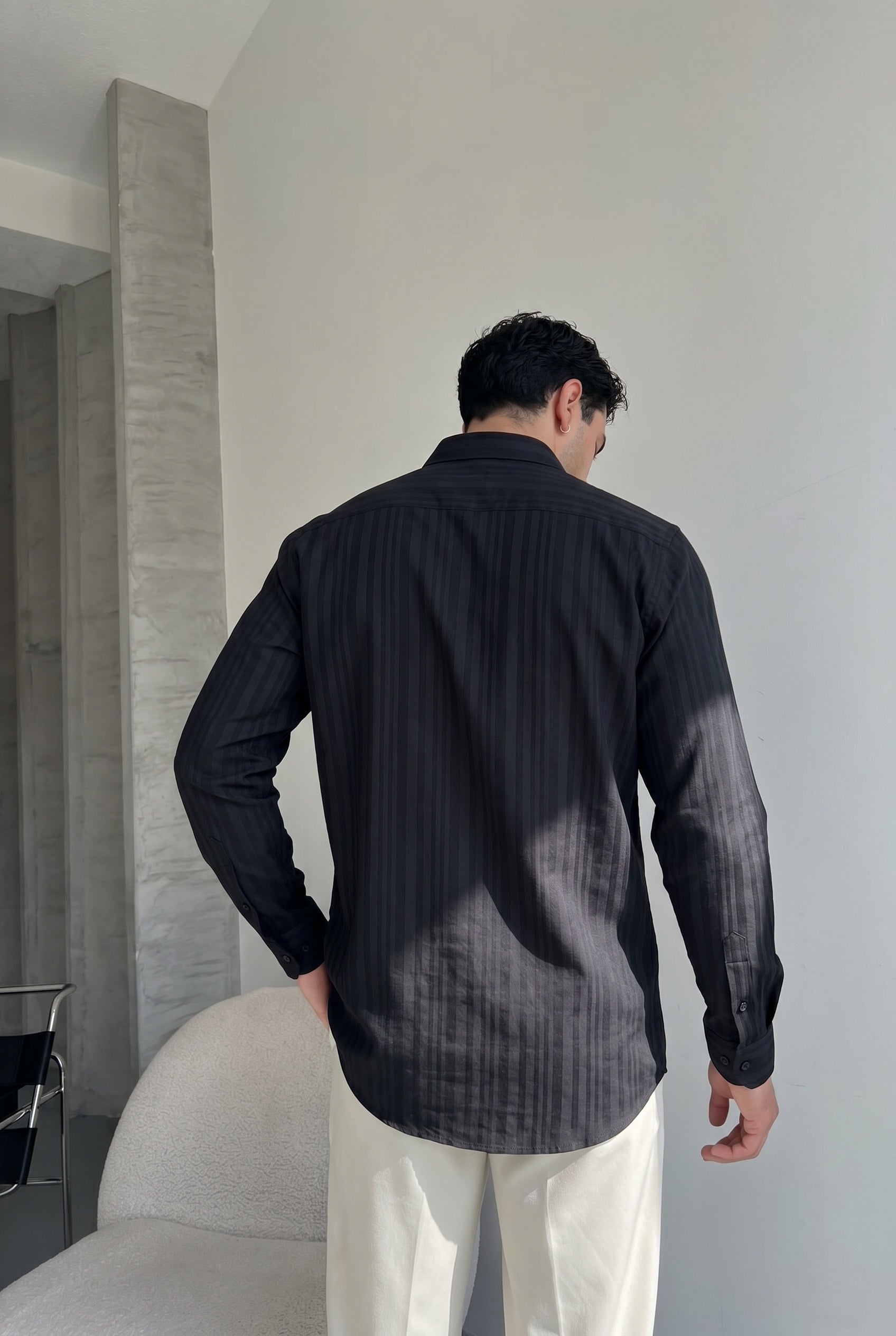 Berlin Siyah Renkli Dik Çizgi Kumaş Desenli Dokulu Regular Rahat Kalıp Gömlek