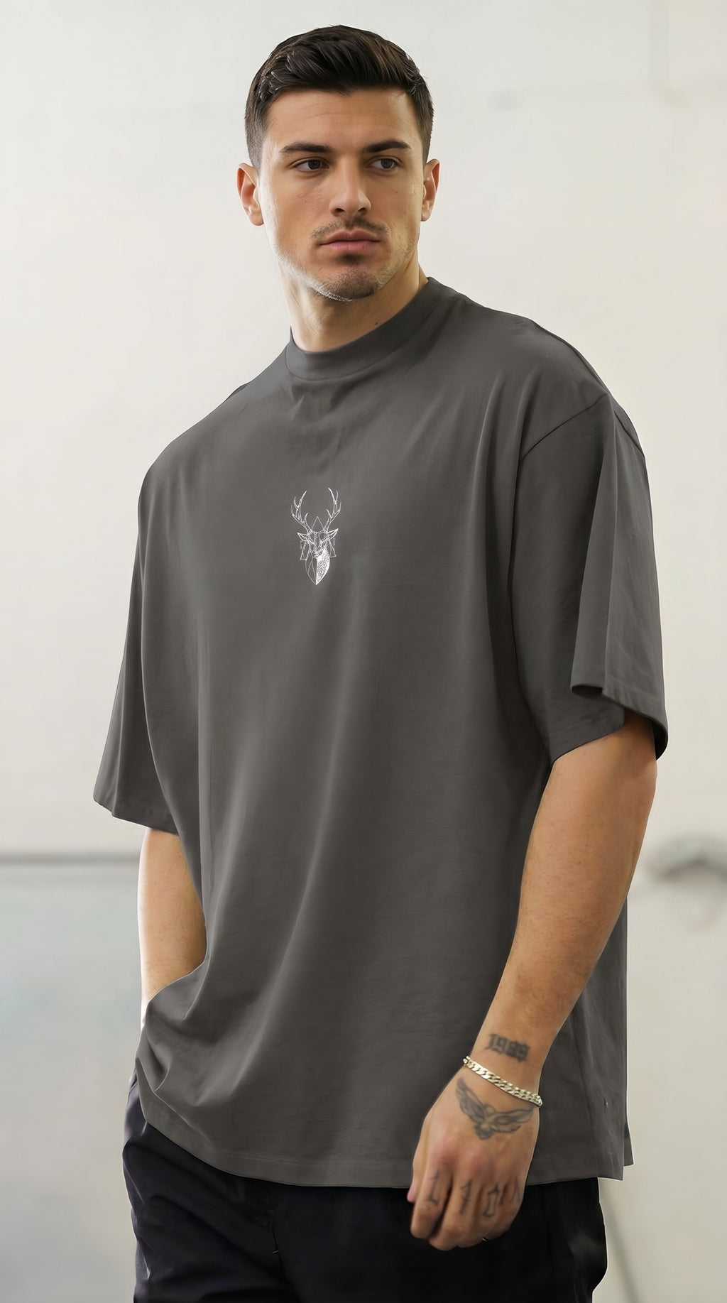 Erkek Füme Geyik Baskılı Oversize Fit Bol Geniş Kalıp Salaş Kesim T-shirt