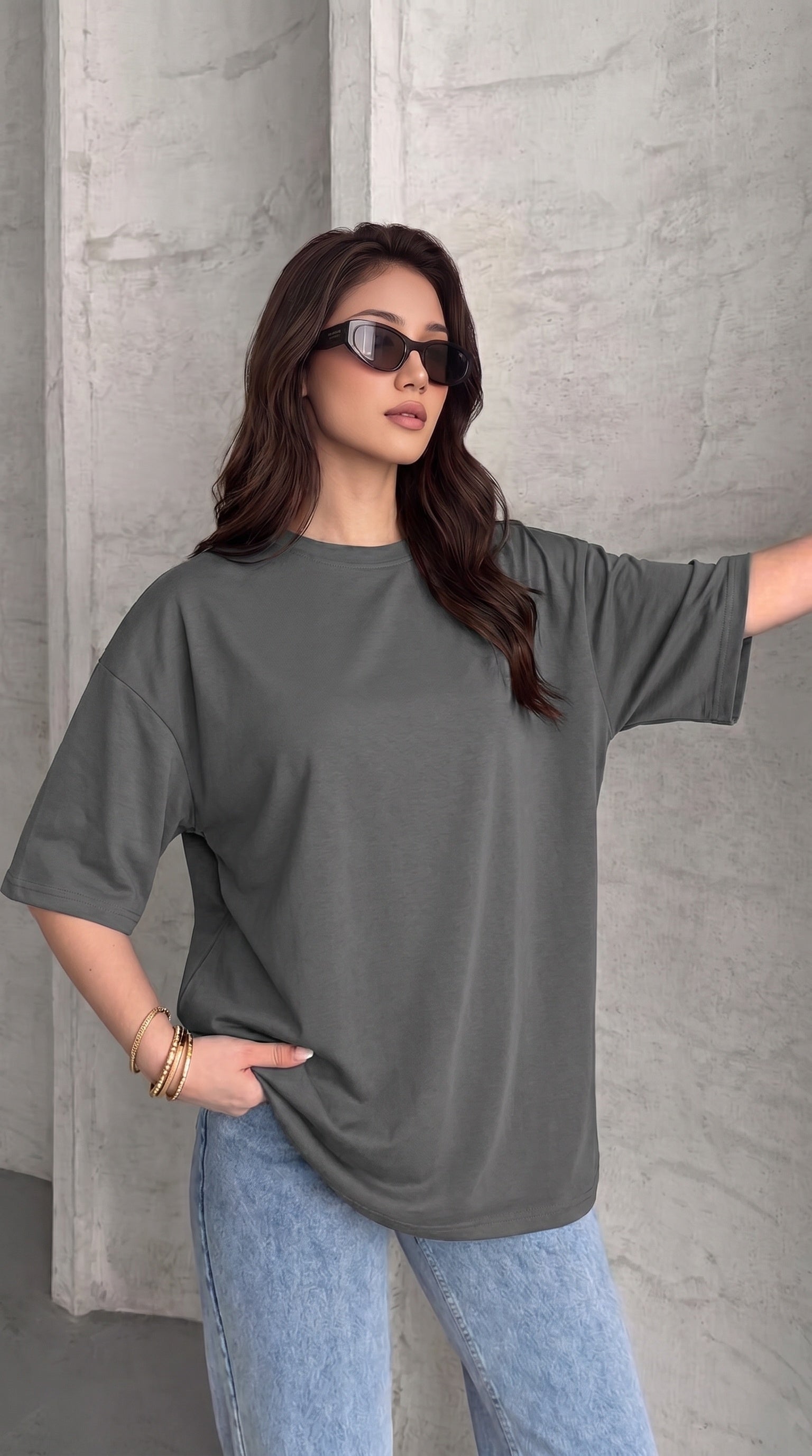 Kadın Gri Basic Düz Baskısız Oversize Salas T-shirt