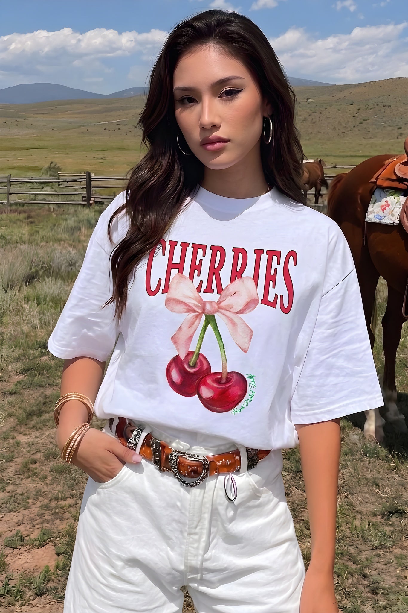 Kadın Cherries Ekru Beyaz Oversize Fit Bol Geniş Kalıp Salaş Kesim T-shirt
