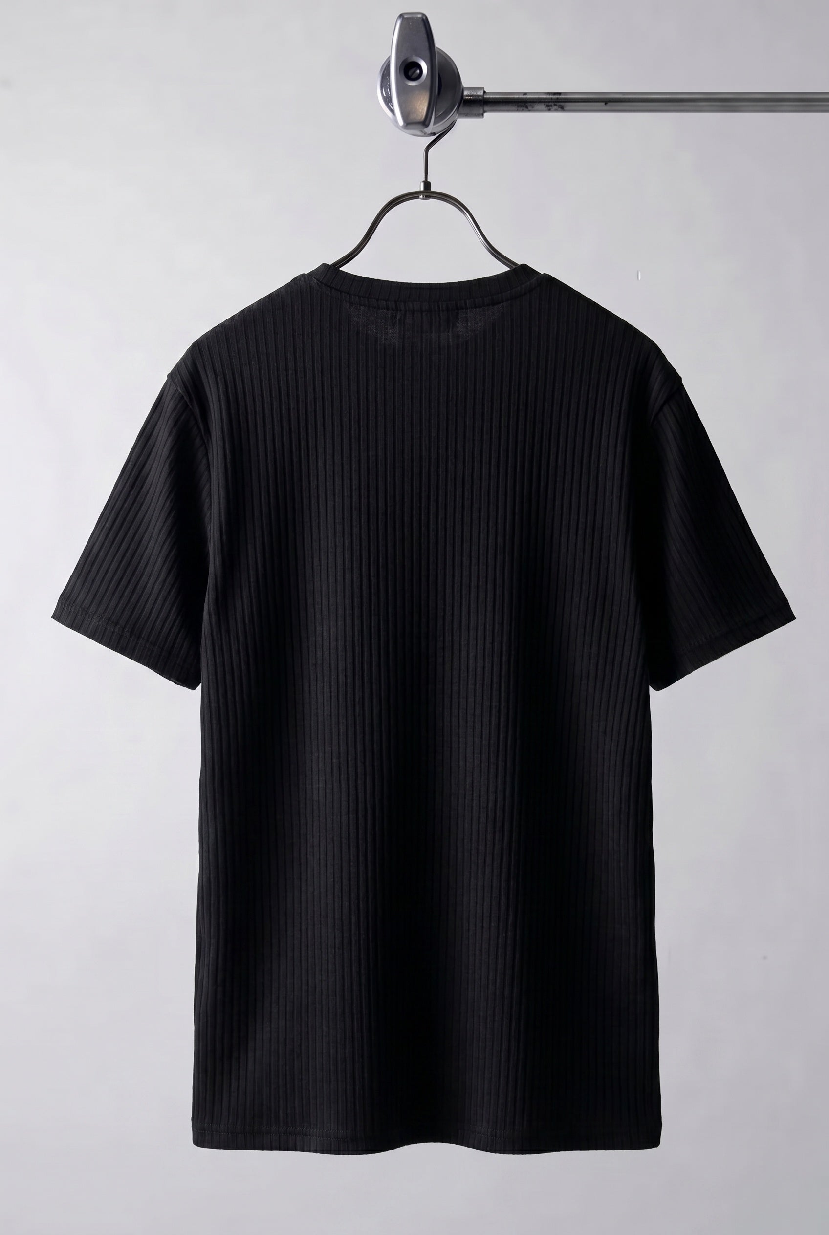 Erkek Siyah Bisiklet Yaka Fitilli Örme Dik Çizgi Regular Kalıp Kısa Kol Tişört