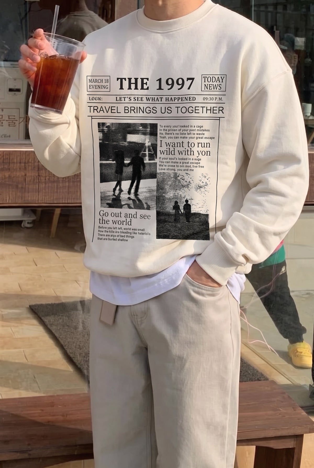 Erkek Kırık Beyaz Krem Ekru 1997 Baskılı 0 Sıfır Yaka Oversize Salaş Bol Kesim Polar Sweatshirt