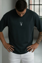 Erkek Koyu Petrol Yeşil Geyik Baskılı Oversize Fit Bol Geniş Kalıp Salaş Kesim T-shirt