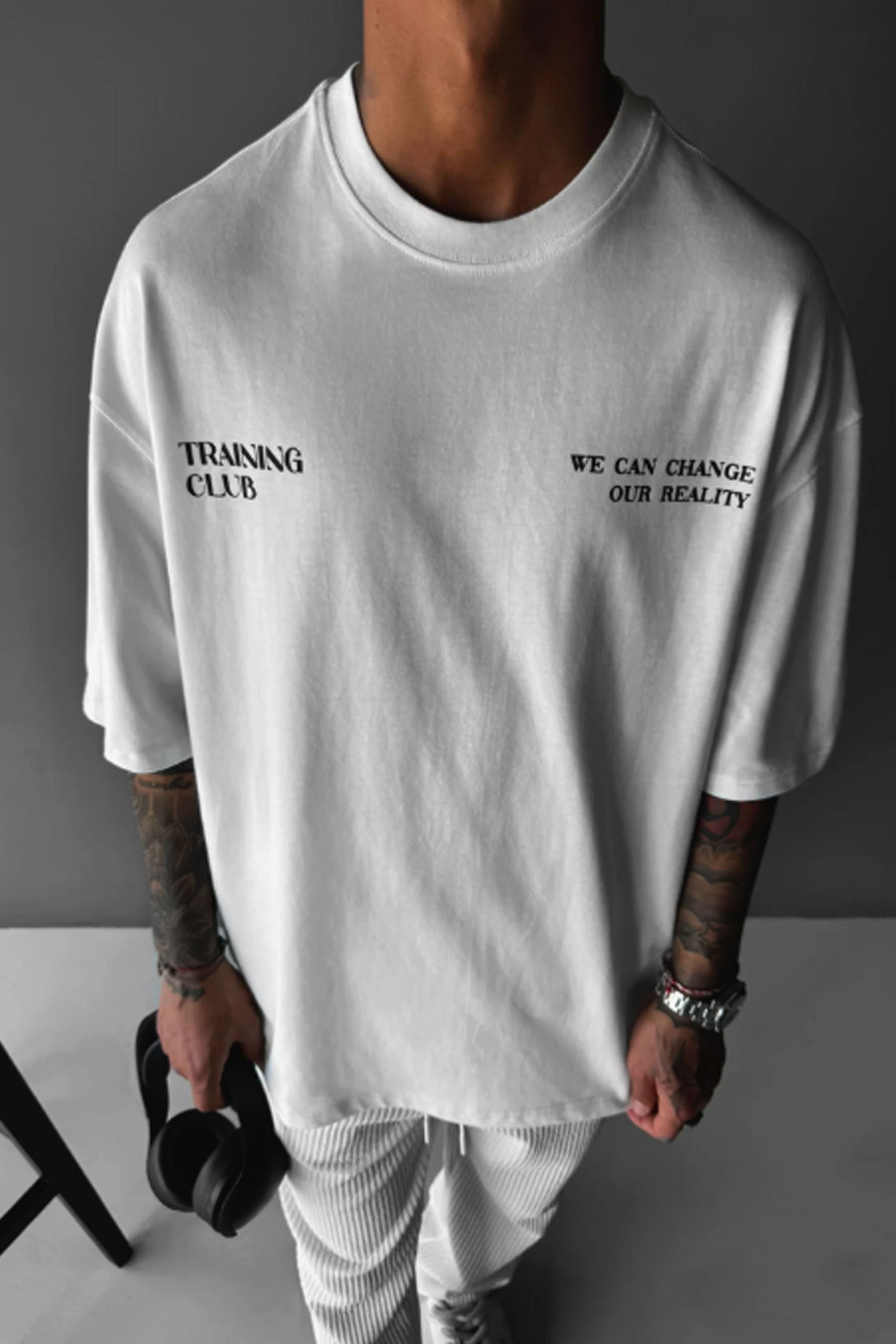 Erkek Ekru Beyaz Training Club Oversize Fit Bol Geniş Kalıp Salaş Kesim T-shirt