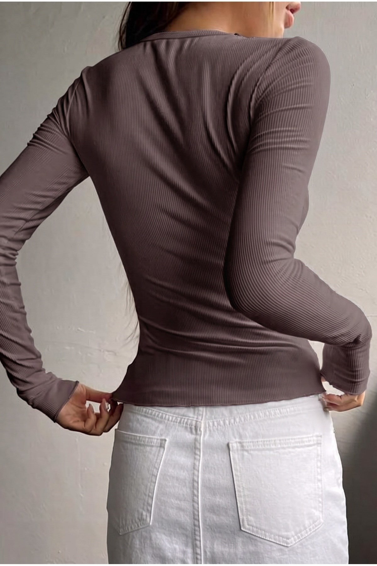 Kadın Acı Kahverengi Renkli Düğme Detaylı Patlı Düğmeli Bisiklet Yaka Uzun Kollu Fitilli Kaşkorse Bluz Body