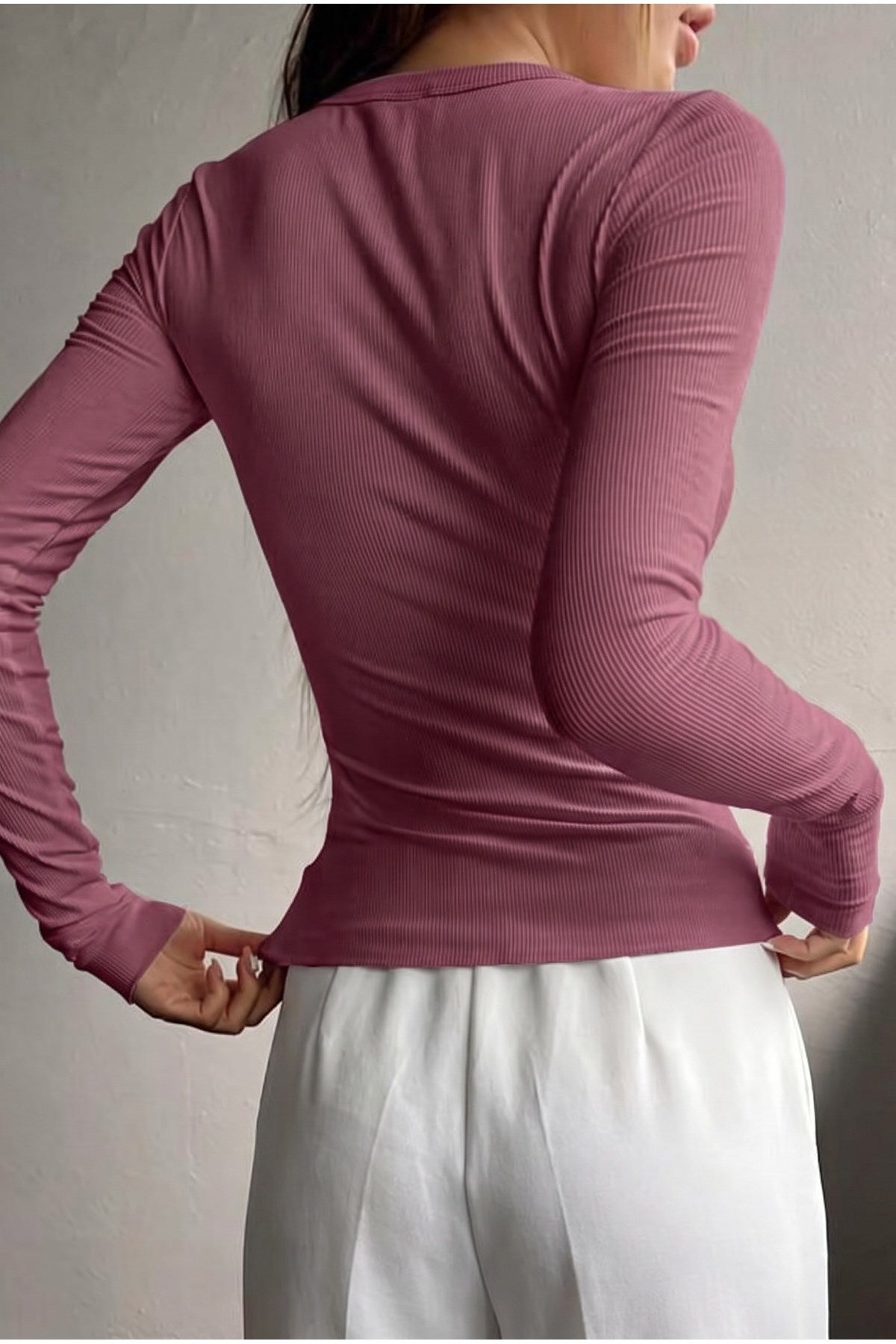 Kadın Açık Gül Kurusu Renkli Düğme Detaylı Patlı Düğmeli Bisiklet Yaka Uzun Kollu Fitilli Kaşkorse Bluz Body