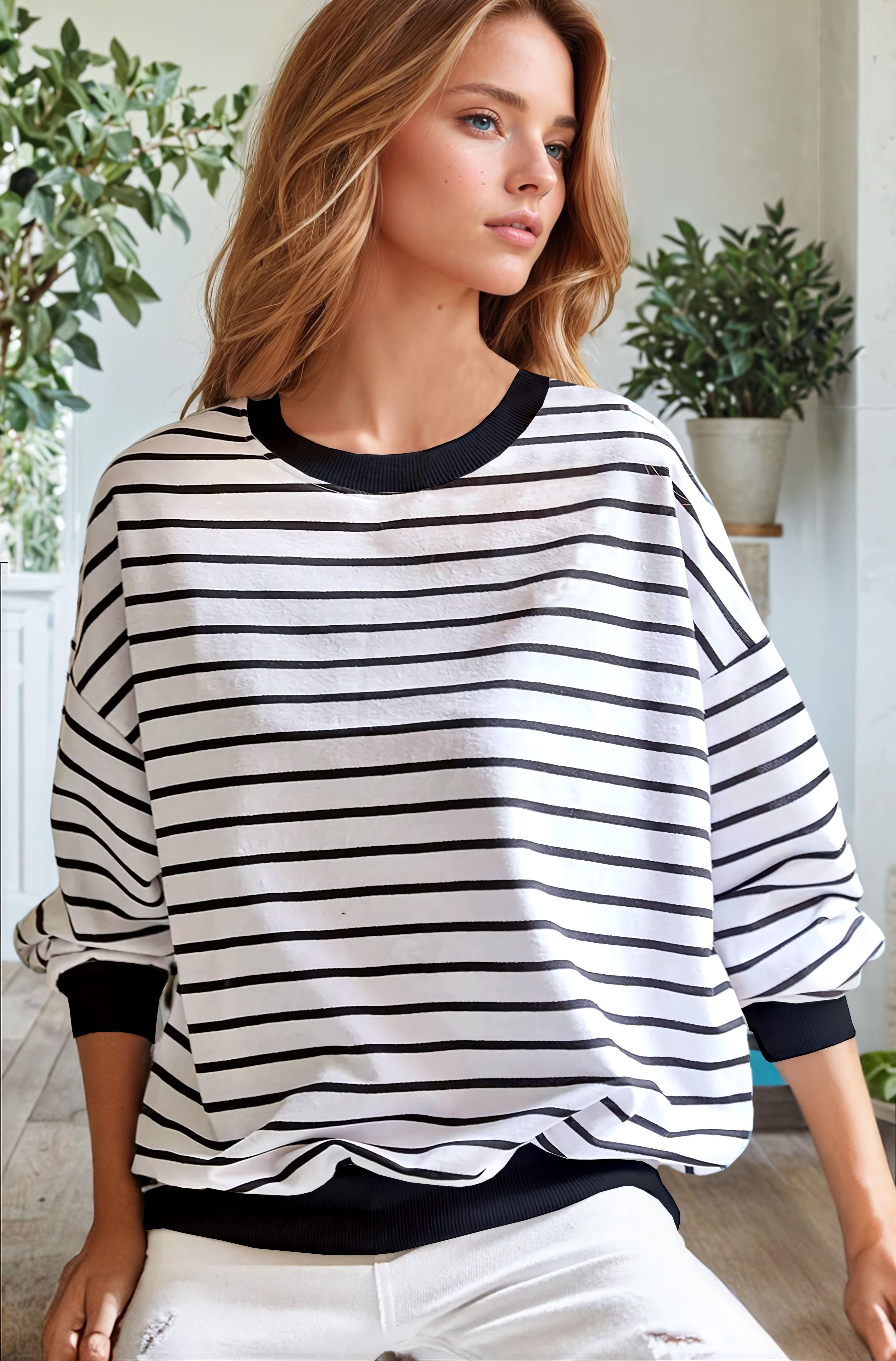 Kadın Beyaz-Siyah Çizgili Renk Bloklu 0 Sıfır Yaka Oversize Salaş Bol Kesim Polar Sweatshirt