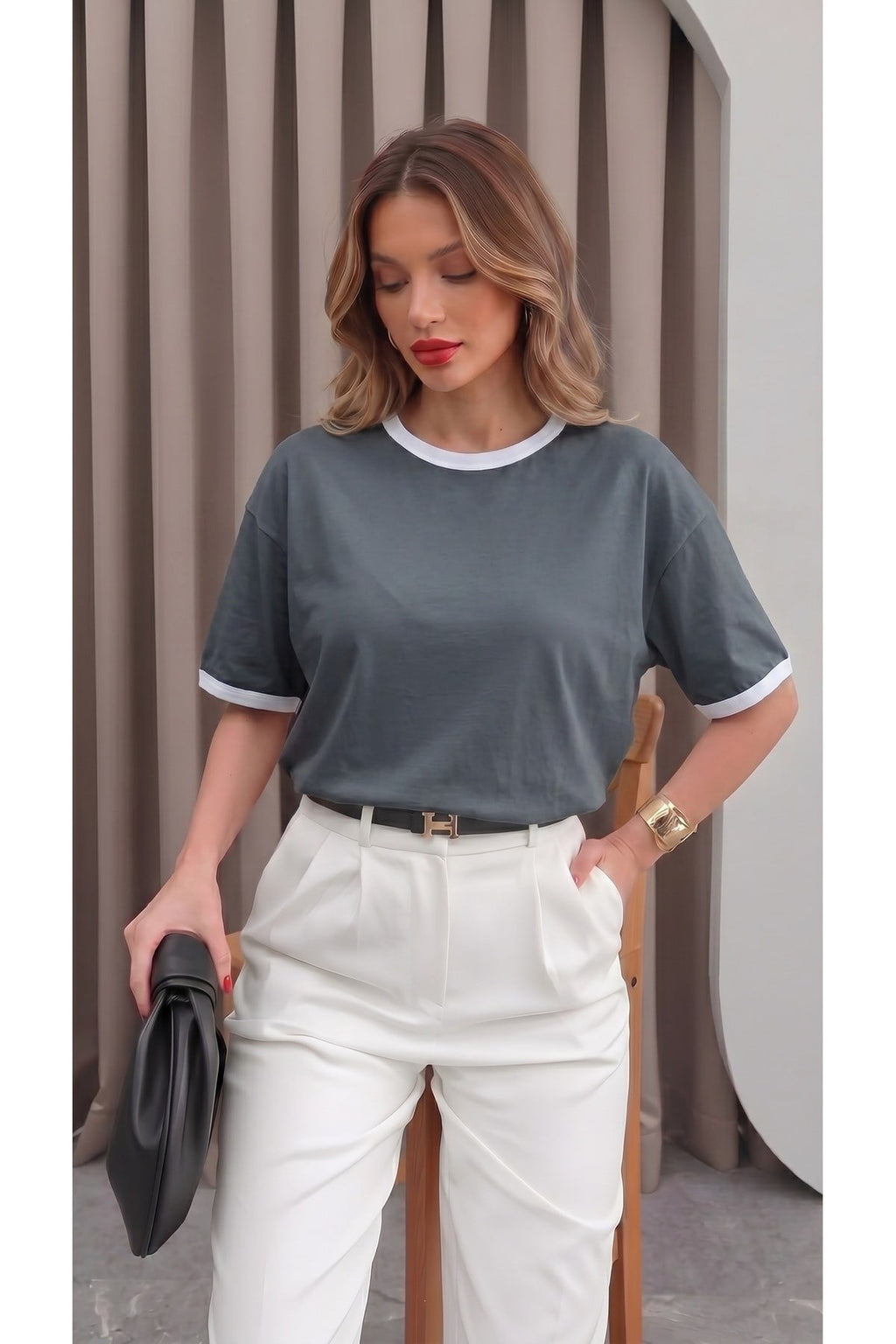 Kadın Gri Beyaz Biye Garnili Orta Kalın Kumaş Bisiklet Yaka Yarım Oversize Salaş T-shirt