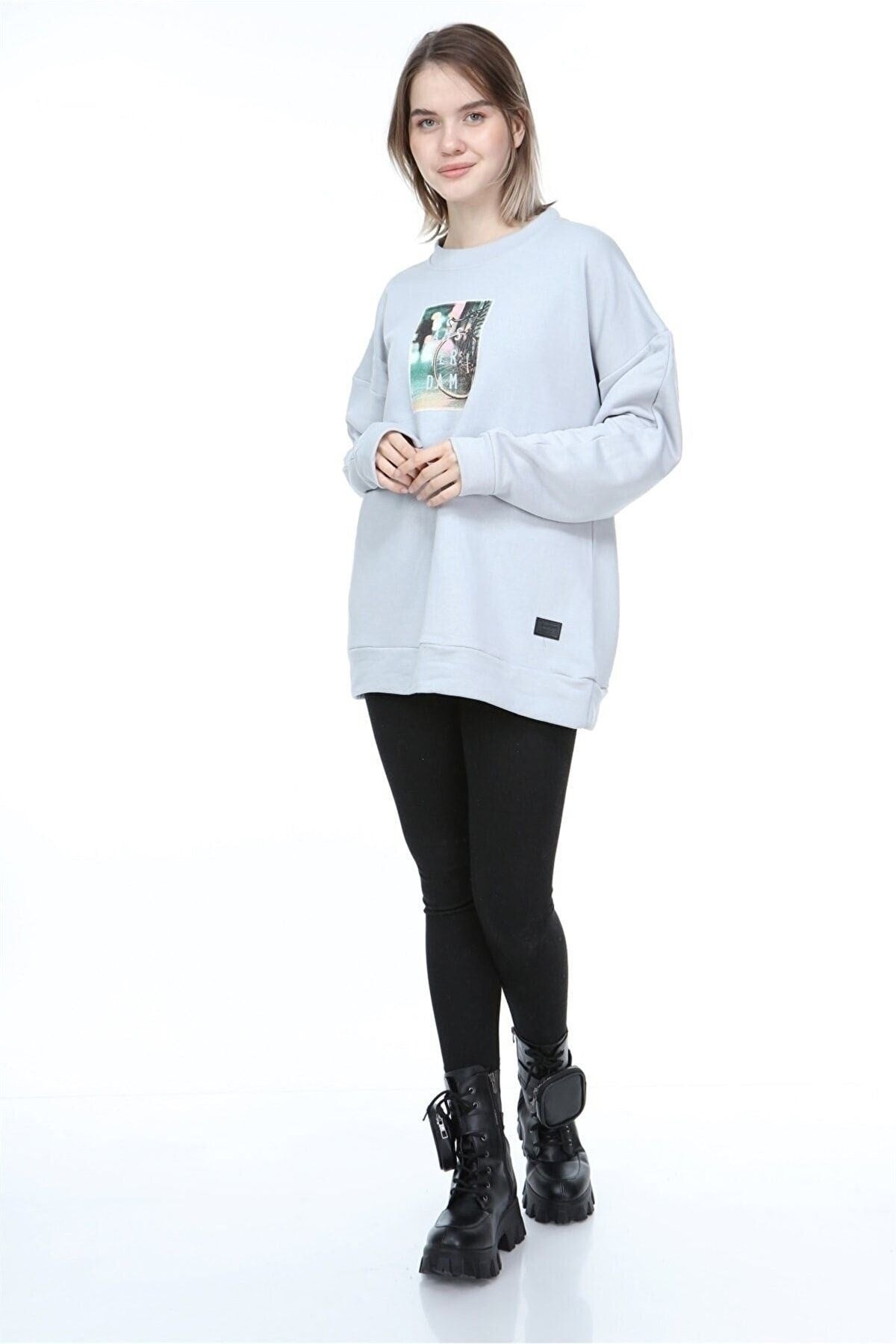 Kadın Gri Oversize Amsterdam Baskılı Sweatshirt - K20028