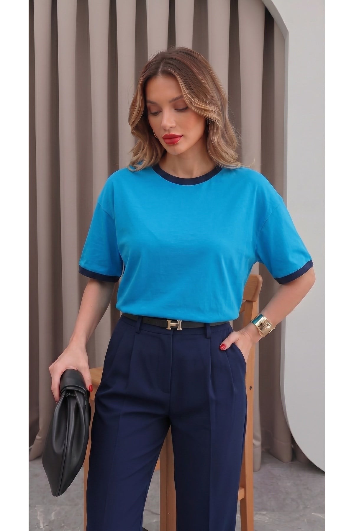 Kadın Mavi Lacivert Biye Garnili Orta Kalın Kumaş Bisiklet Yaka Yarım Oversize Salaş T-shirt