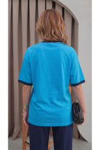 Kadın Mavi Lacivert Biye Garnili Orta Kalın Kumaş Bisiklet Yaka Yarım Oversize Salaş T-shirt