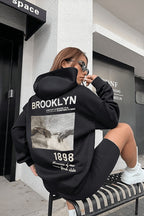 Kadın Siyah 1898 Baskılı 3 Iplik Şardonlu Kapüşonlu Oversize Salaş Bol Kesim Hoodie Sweatshirt