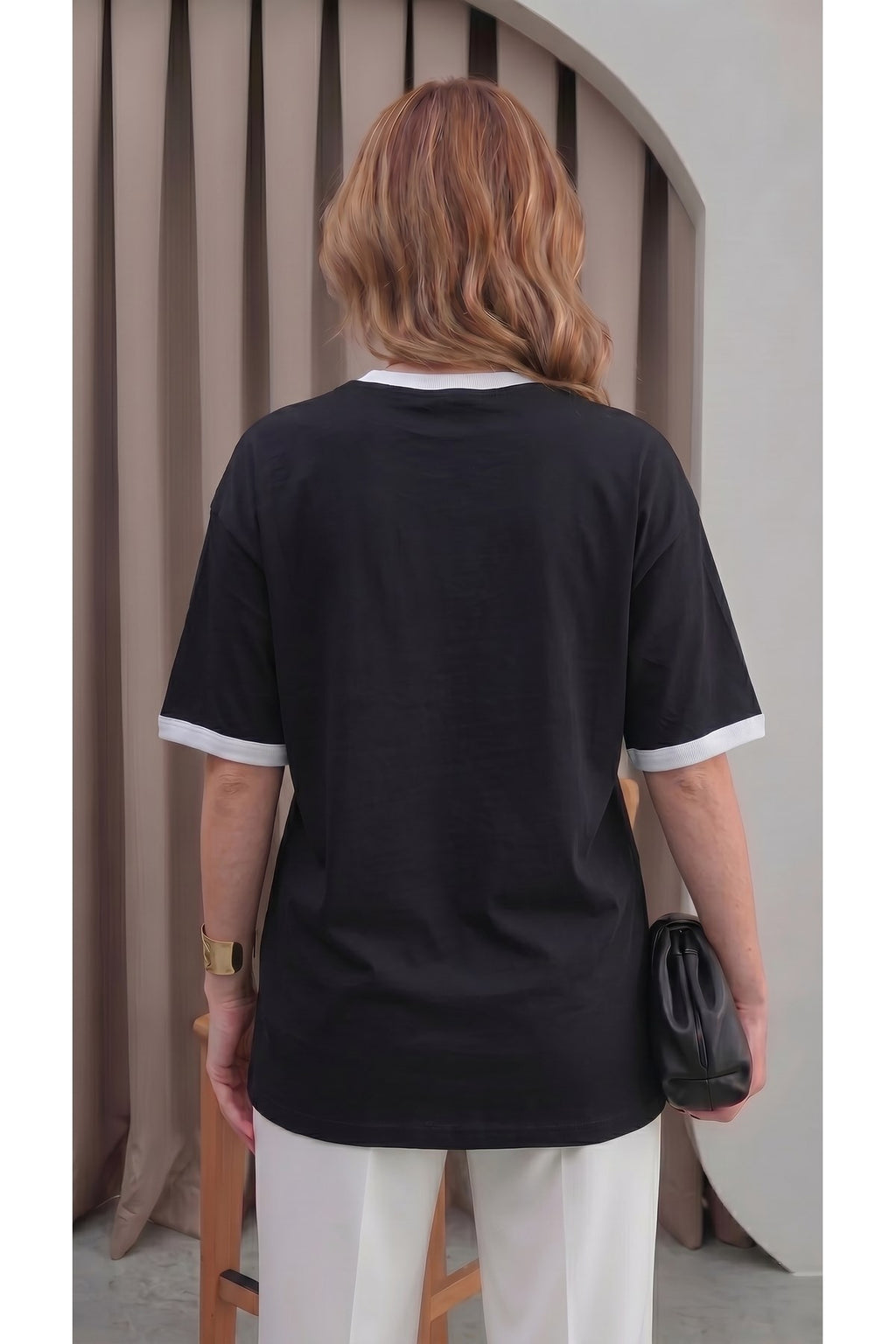 Kadın Siyah Beyaz Biye Garnili Orta Kalın Kumaş Bisiklet Yaka Yarım Oversize Salaş T-shirt