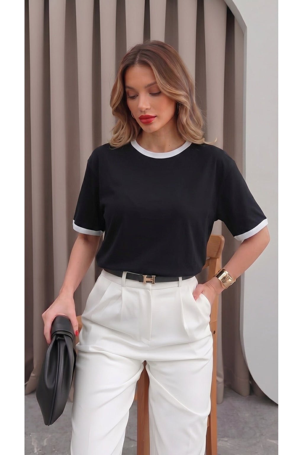 Kadın Siyah Beyaz Biye Garnili Orta Kalın Kumaş Bisiklet Yaka Yarım Oversize Salaş T-shirt
