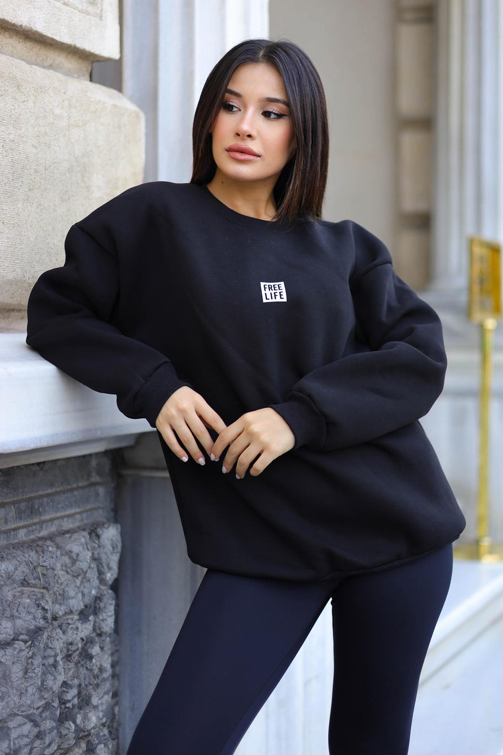 Kadın Siyah Free Life Baskılı 0 Sıfır Yaka Oversize Salaş Bol Kesim Polar Sweatshirt