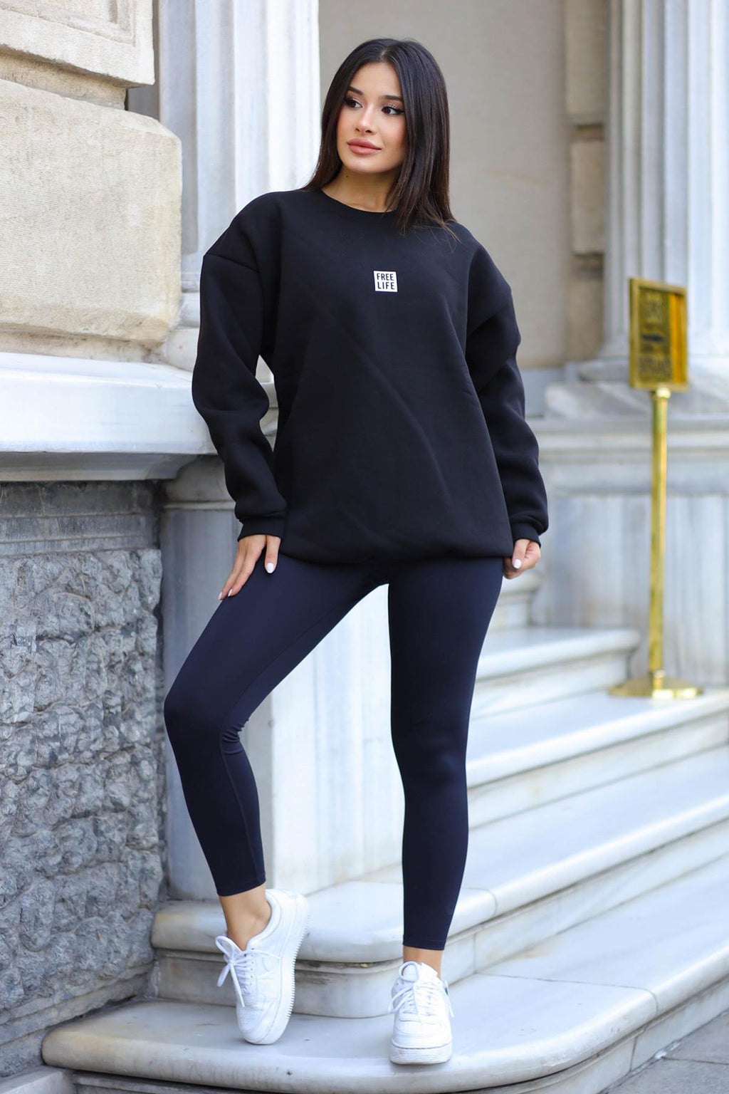 Kadın Siyah Free Life Baskılı 0 Sıfır Yaka Oversize Salaş Bol Kesim Polar Sweatshirt