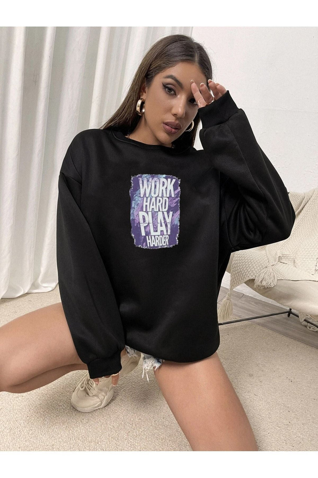 Kadın Siyah Yırtmaçlı Work Hard Baskılı Oversize Sweatshirt