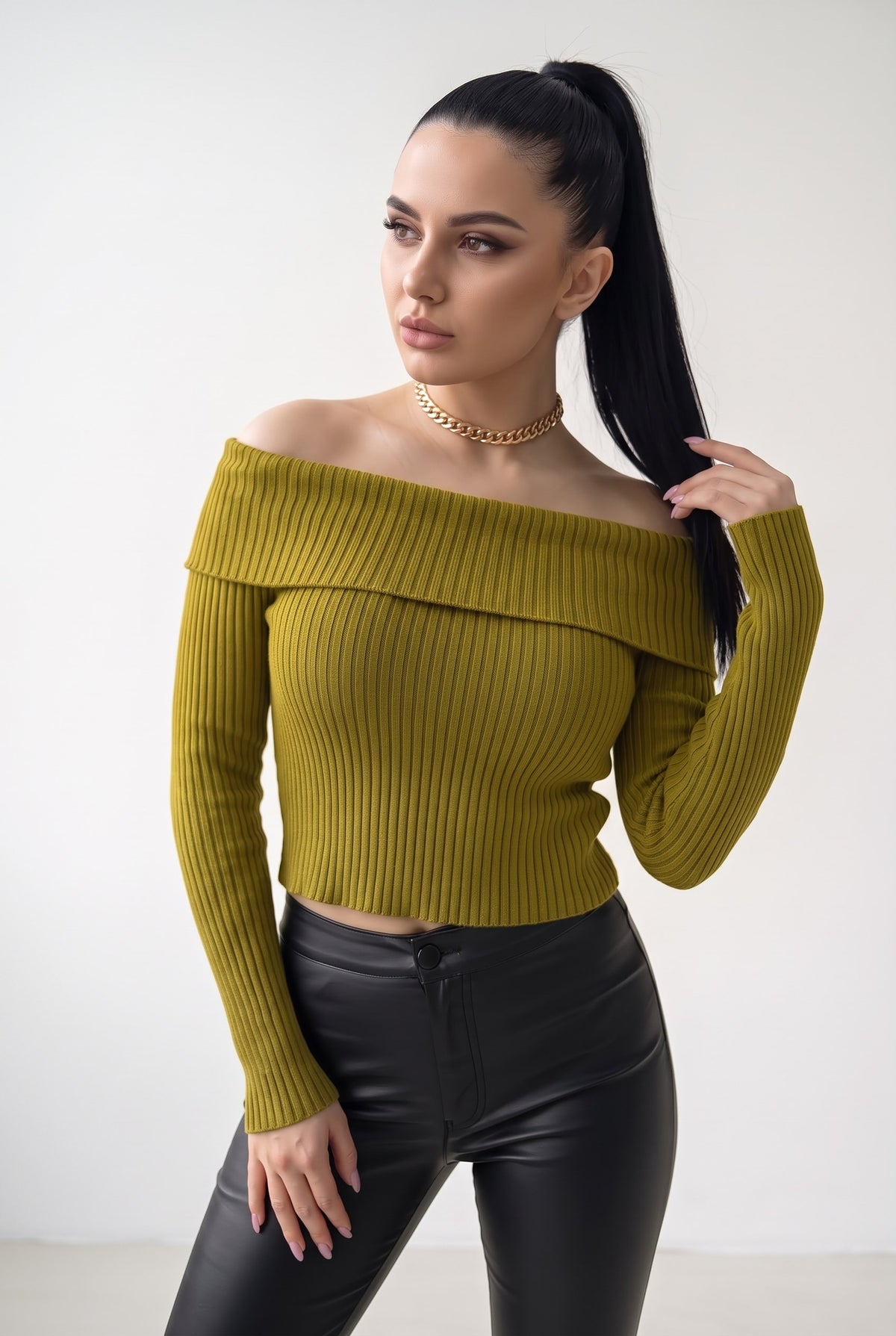 Kadın Zeytin Yeşili Madonna Yarı Crop Fitilli Bluz Kazak