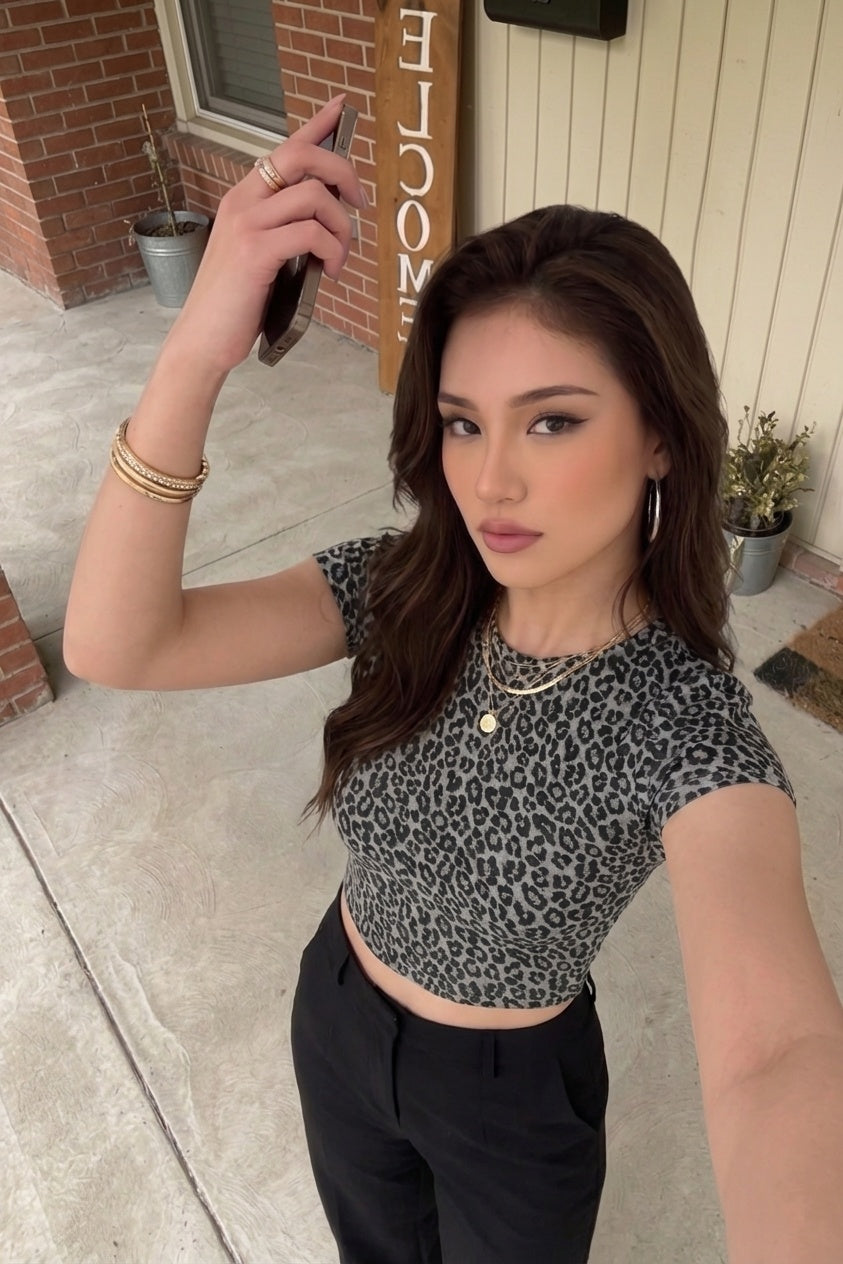 Kadın Leopar Baskılı Pamuklu Likralı Bisiklet Yaka Basic Kısa Kollu Esnek Body Crop