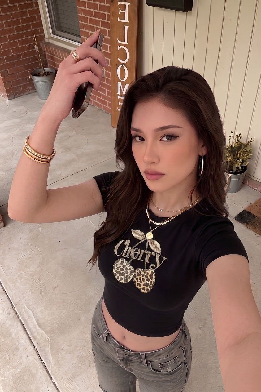 Kadın Siyah Kiraz Leopar Desenli Bisiklet Yaka Likralı Kısa Kol Body Crop Bluz